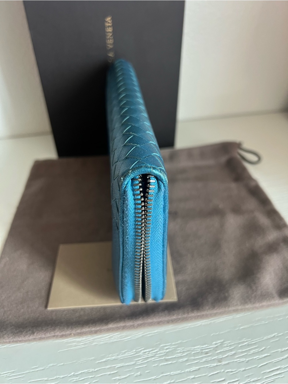 BOTTEGA VENETA Nappa Intrecciato Moondust Zip Wallet Blue - Picture 3 of 16